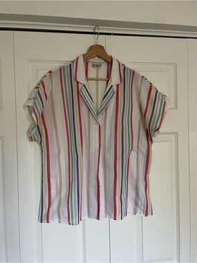 Vintage “Koret” White Button-Up Shirt with Multicoloured Stripes - Size M/L